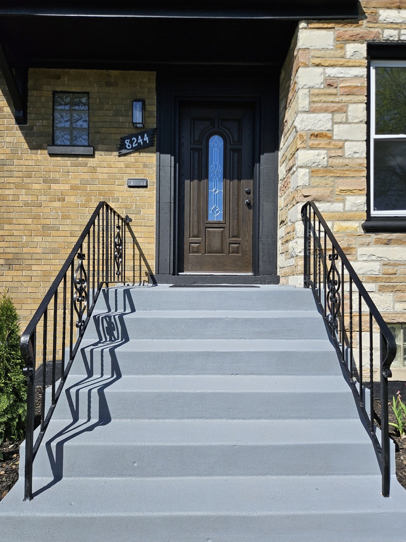 8244 S Troy Street, Chicago, IL 60652