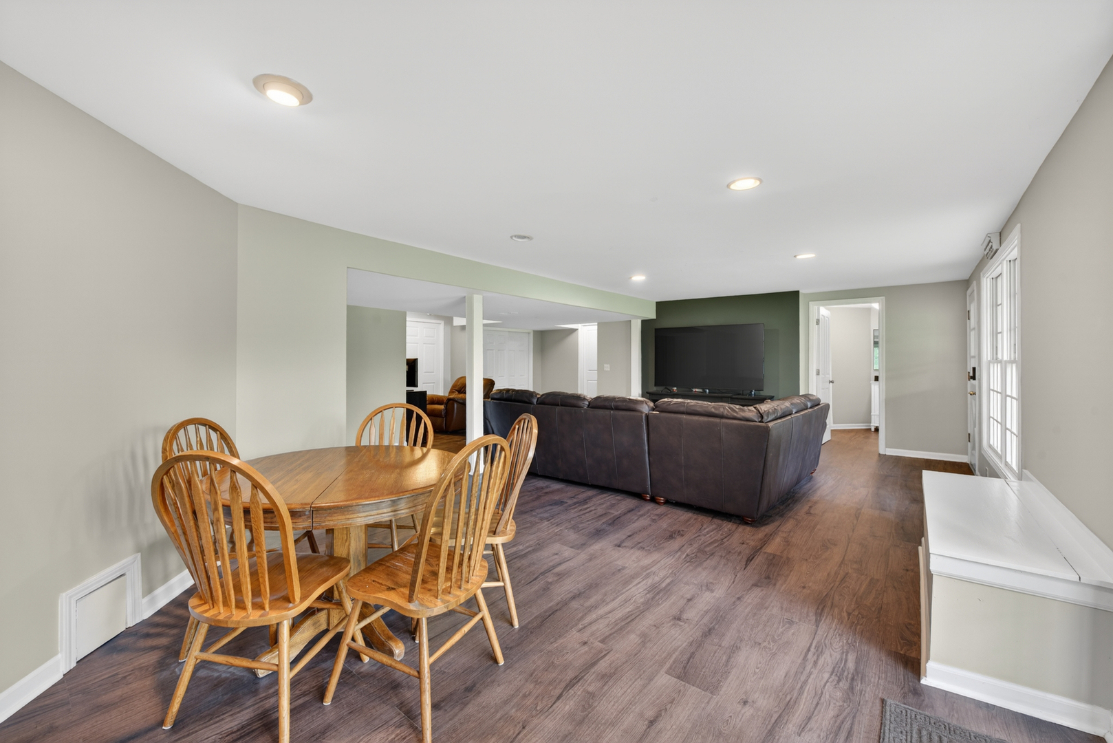 21101 N Middleton Drive, Kildeer, IL 60047