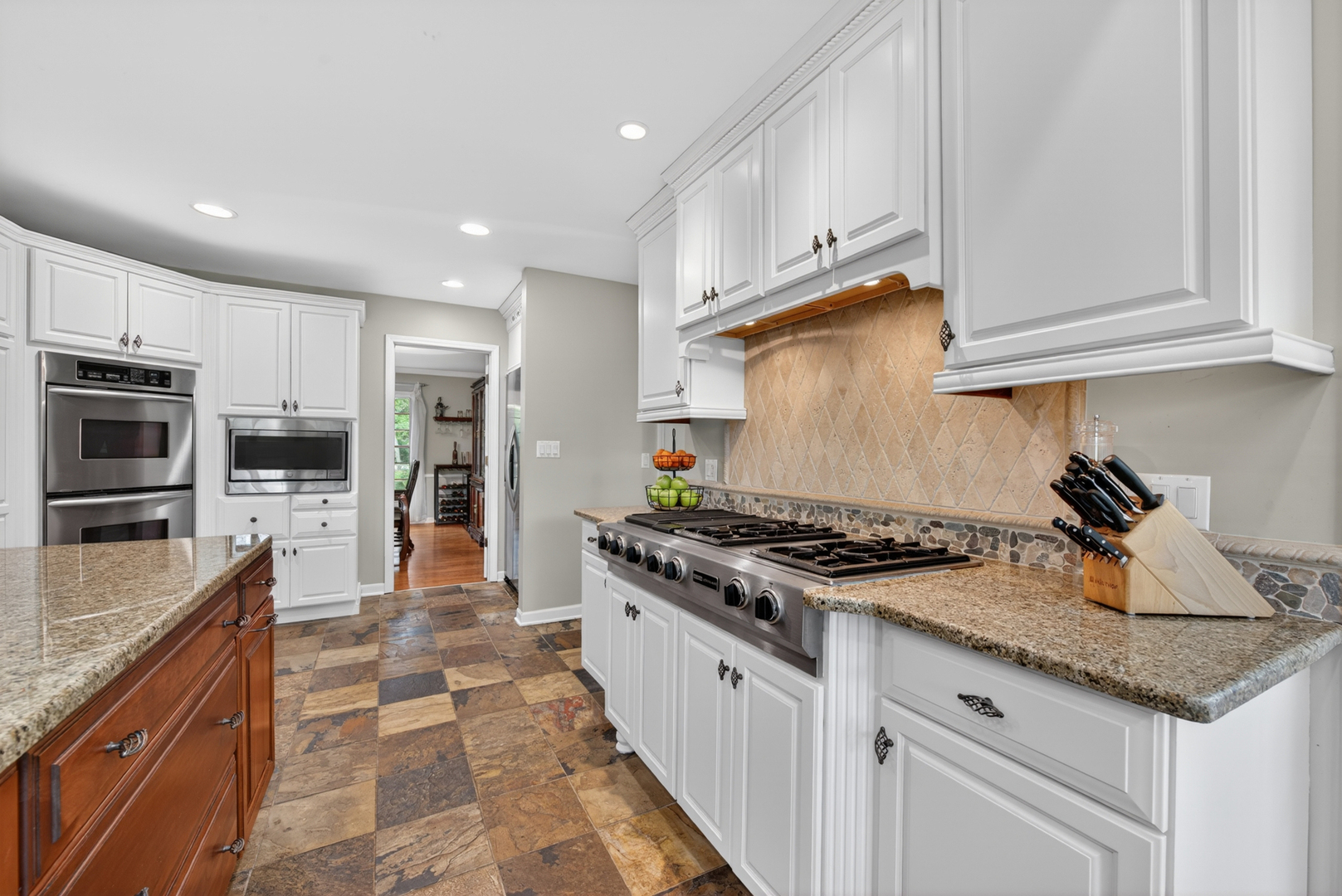 21101 N Middleton Drive, Kildeer, IL 60047