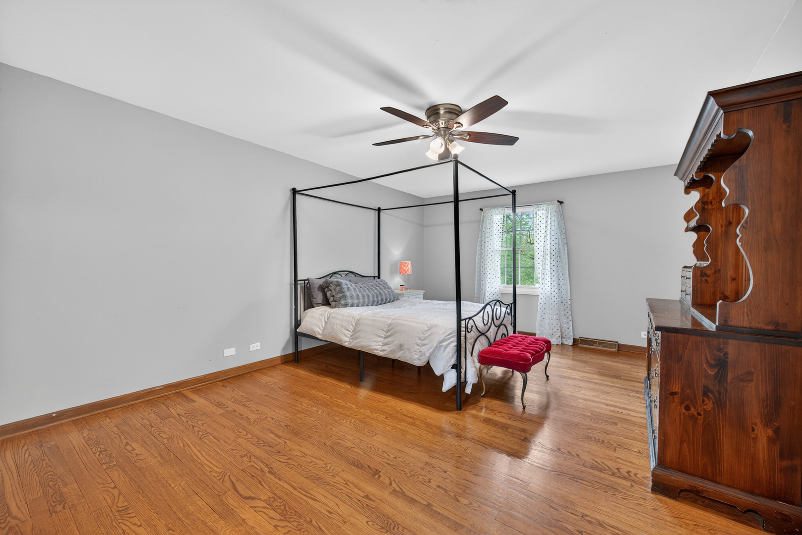 21101 N Middleton Drive, Kildeer, IL 60047