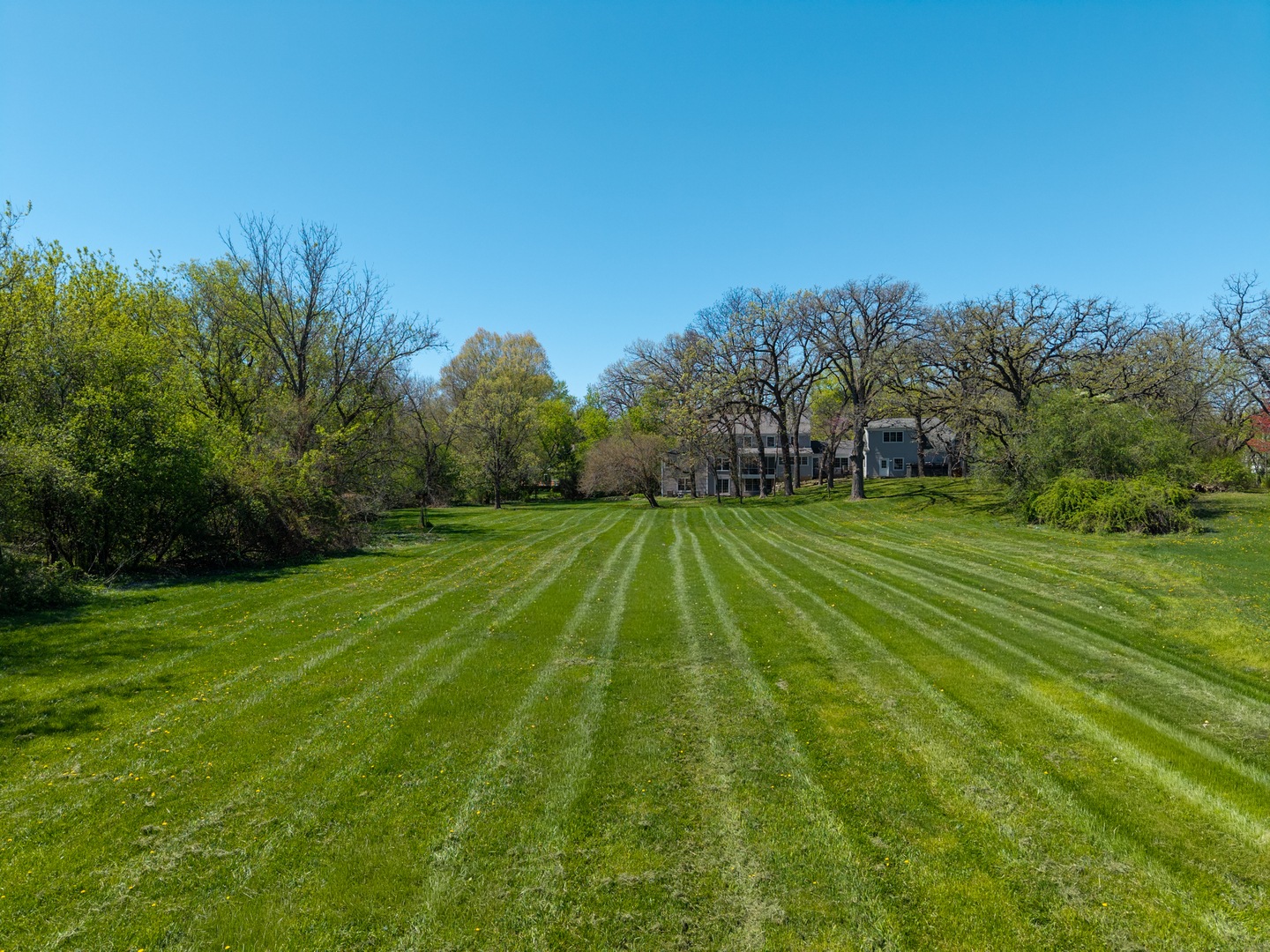 21101 N Middleton Drive, Kildeer, IL 60047