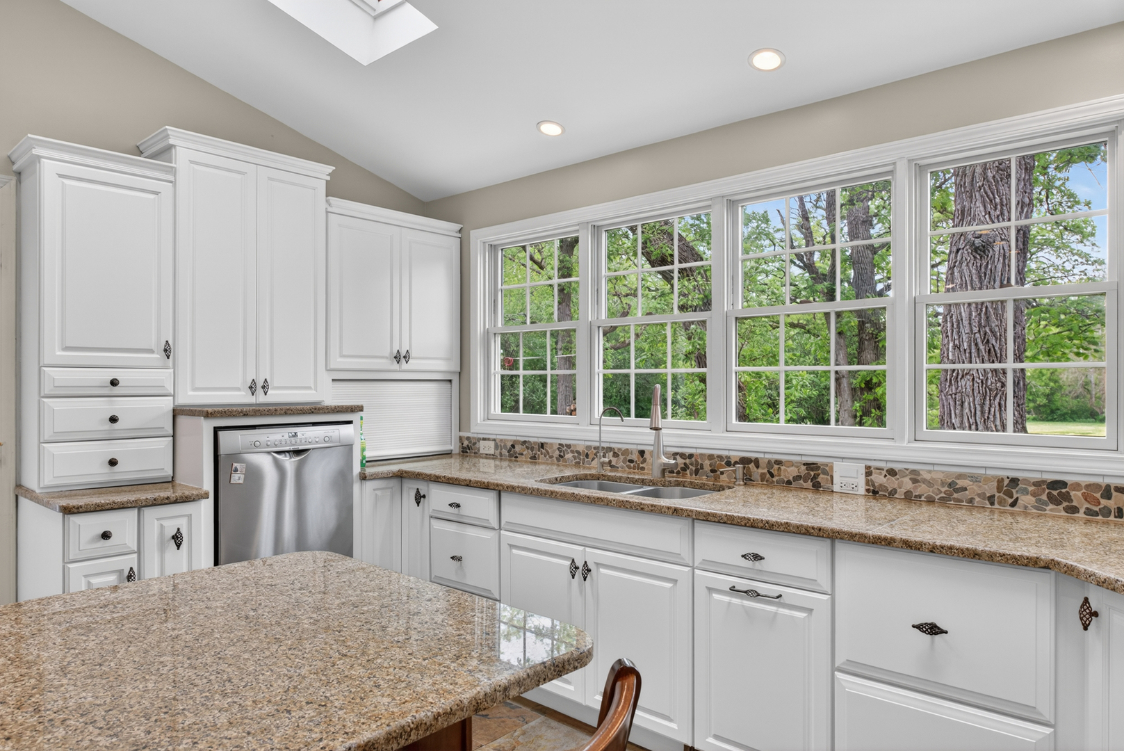 21101 N Middleton Drive, Kildeer, IL 60047