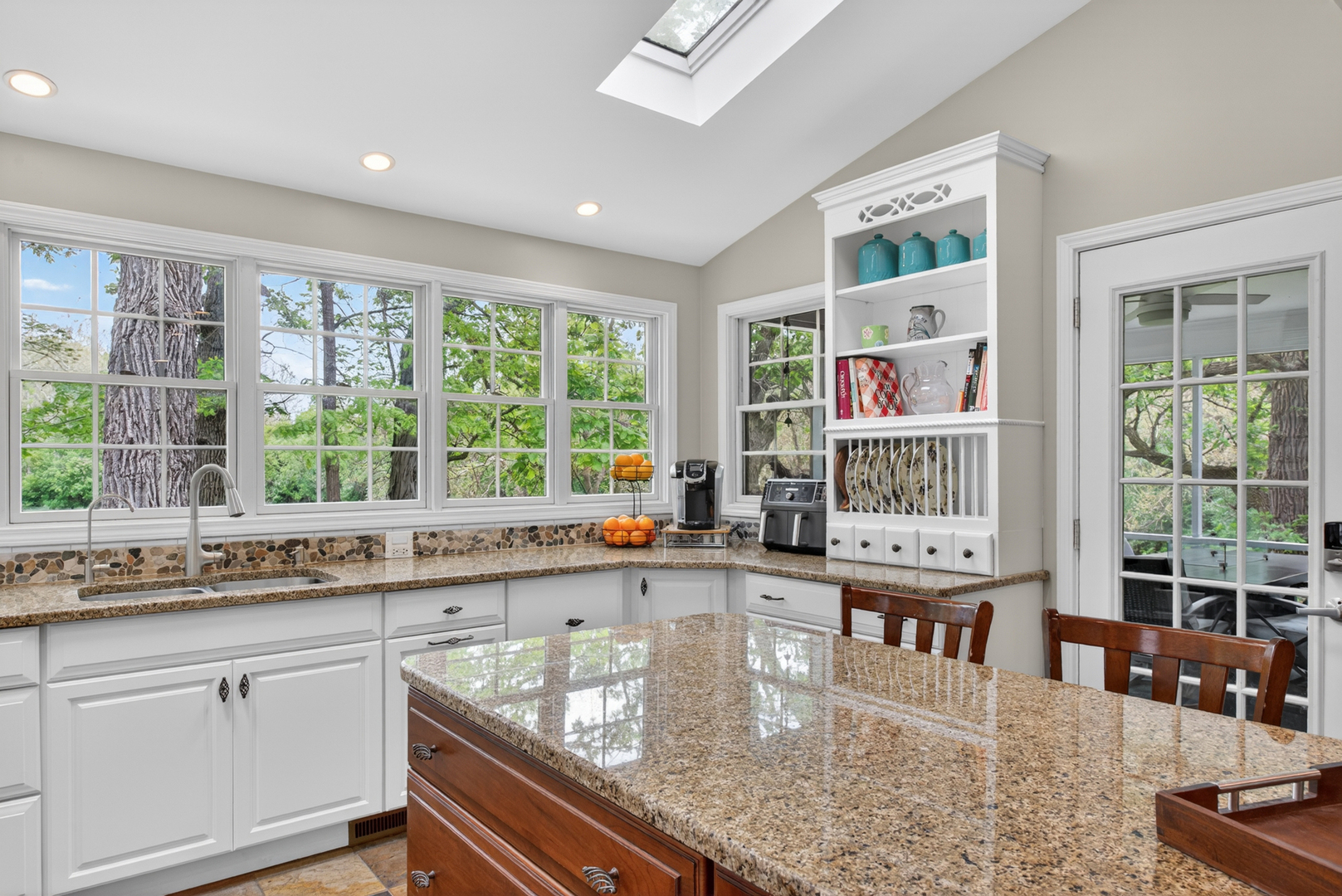 21101 N Middleton Drive, Kildeer, IL 60047