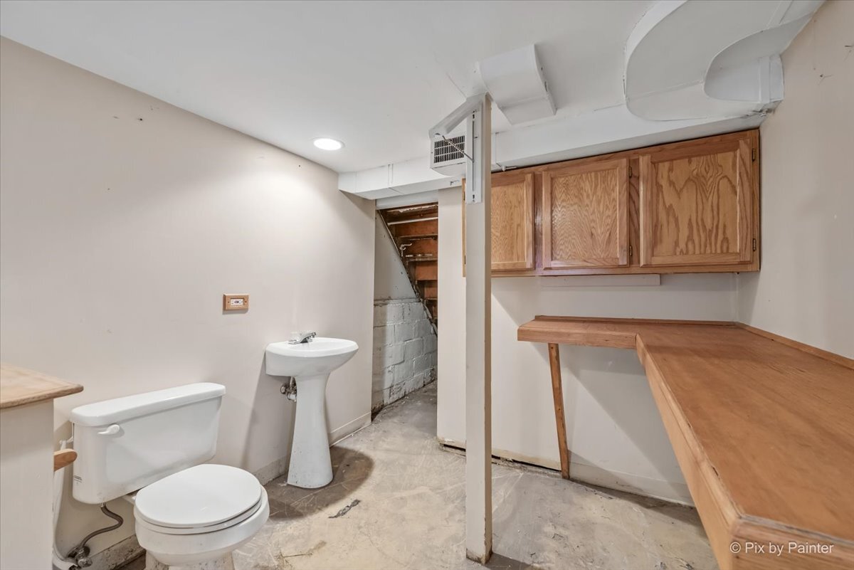 217 W School Street, Villa Park, IL 60181