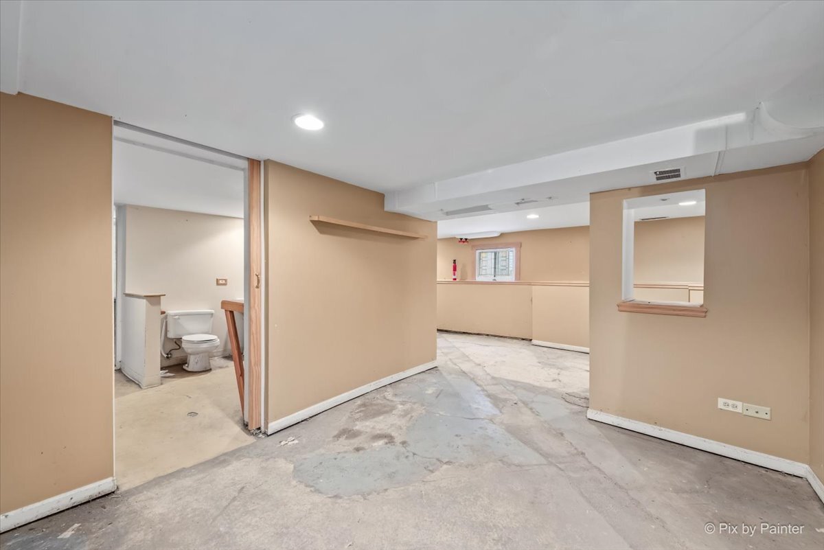 217 W School Street, Villa Park, IL 60181