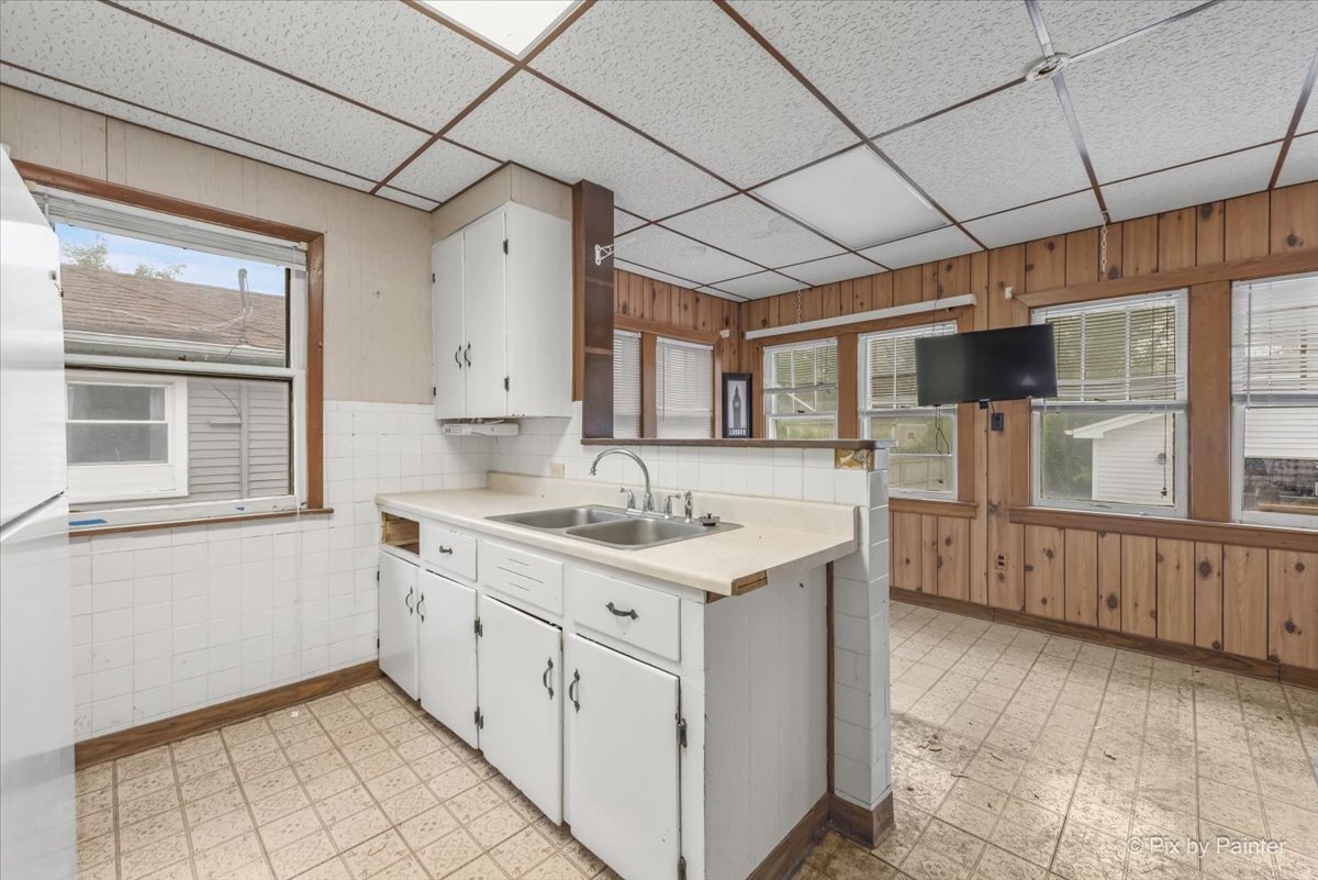 217 W School Street, Villa Park, IL 60181