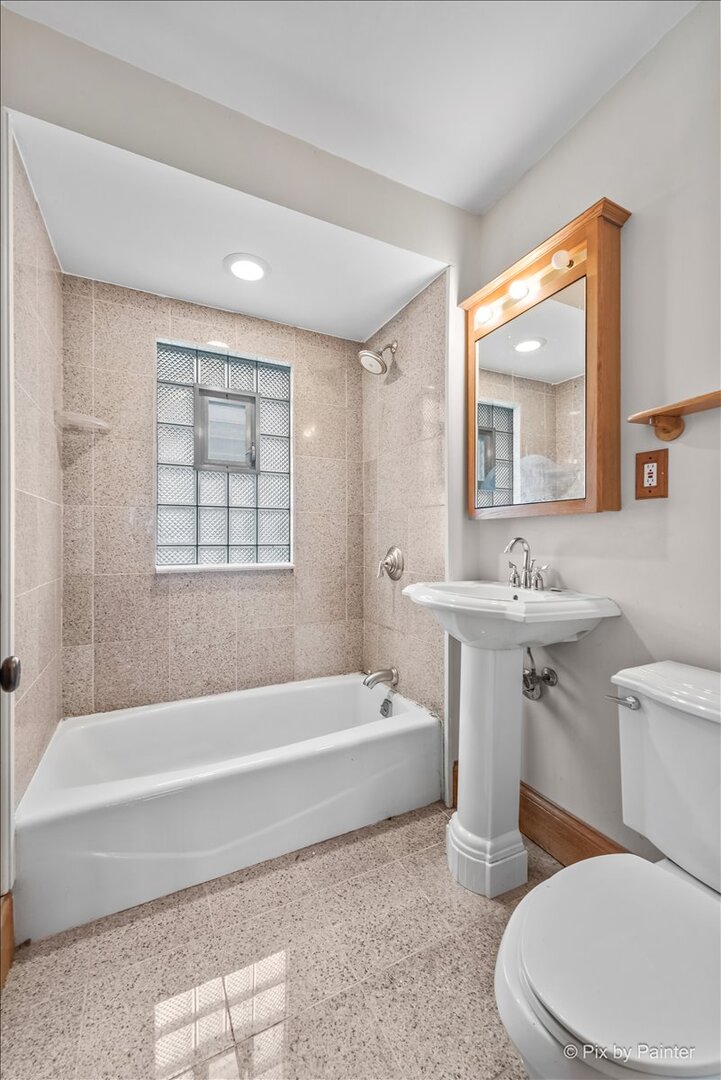 217 W School Street, Villa Park, IL 60181