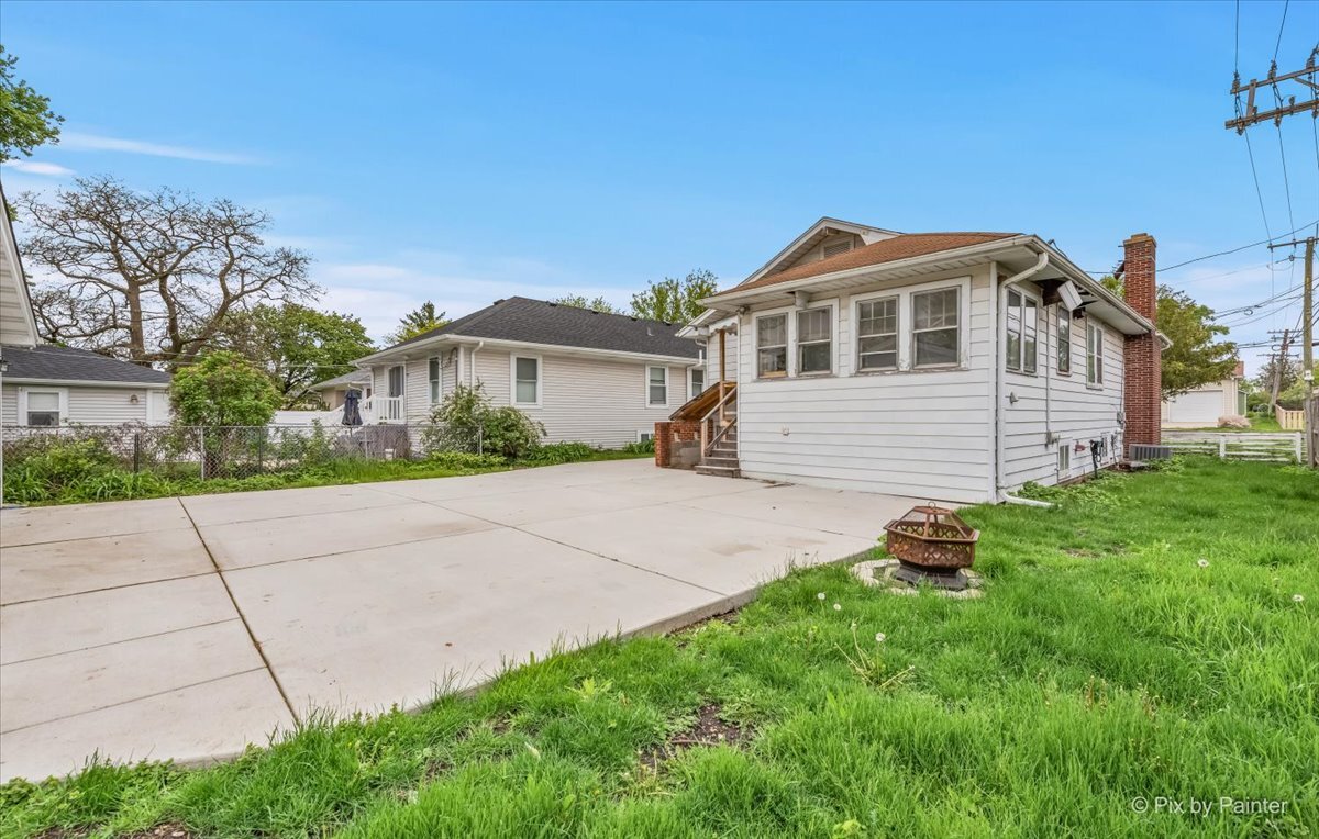 217 W School Street, Villa Park, IL 60181