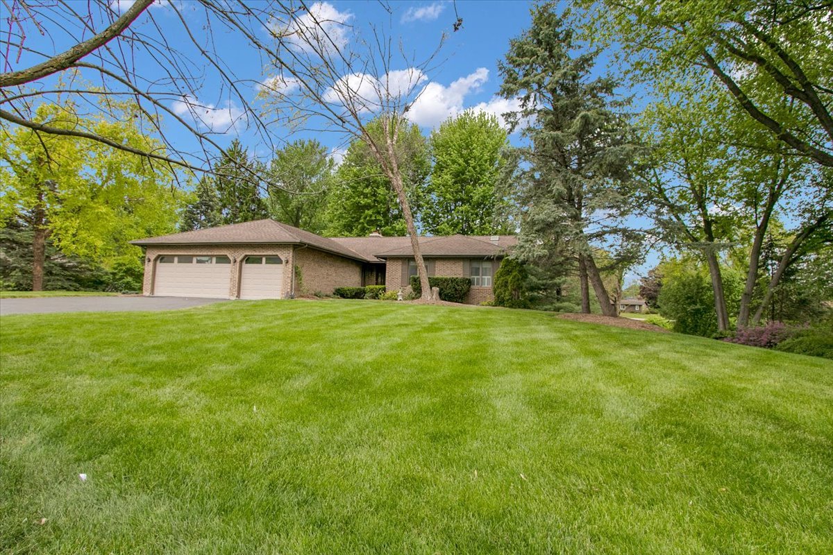 90 Briargate Road, Cary, IL 60013