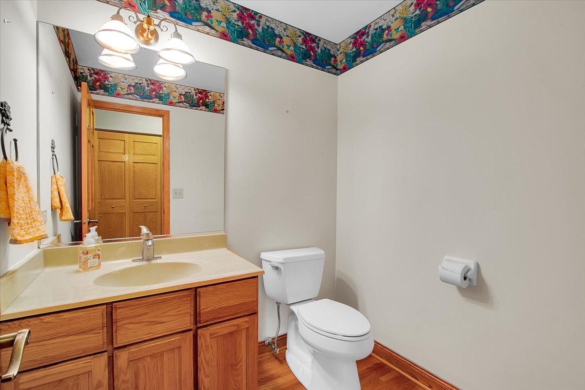 90 Briargate Road, Cary, IL 60013