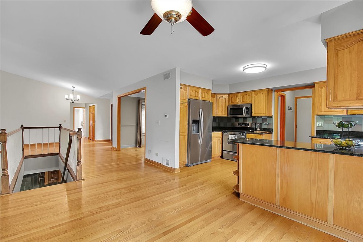 90 Briargate Road, Cary, IL 60013