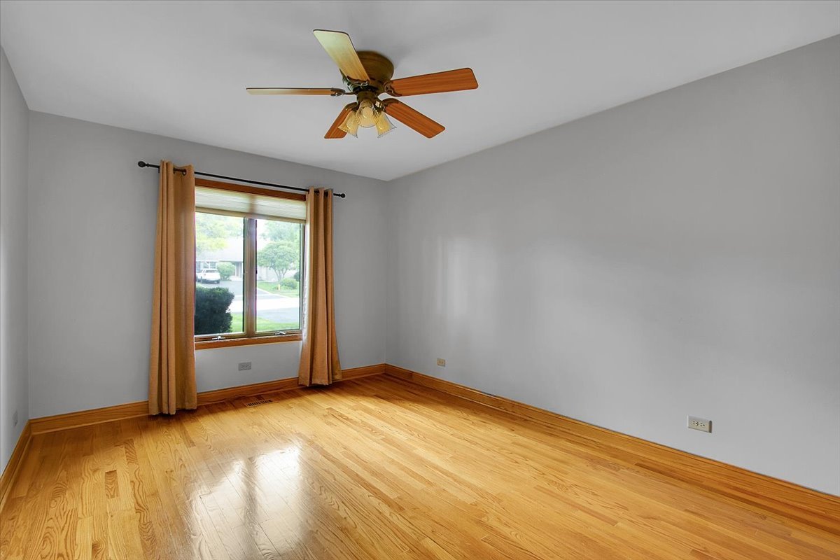 90 Briargate Road, Cary, IL 60013