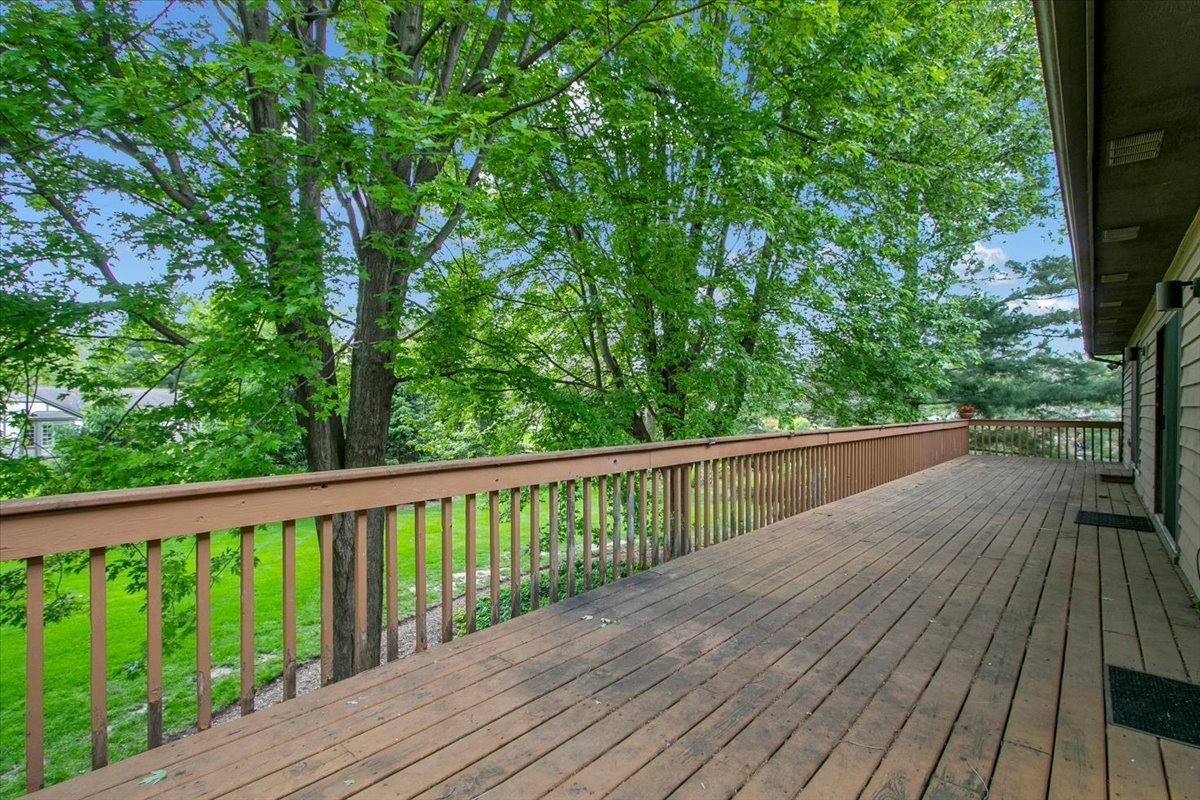 90 Briargate Road, Cary, IL 60013