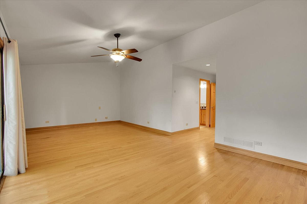 90 Briargate Road, Cary, IL 60013