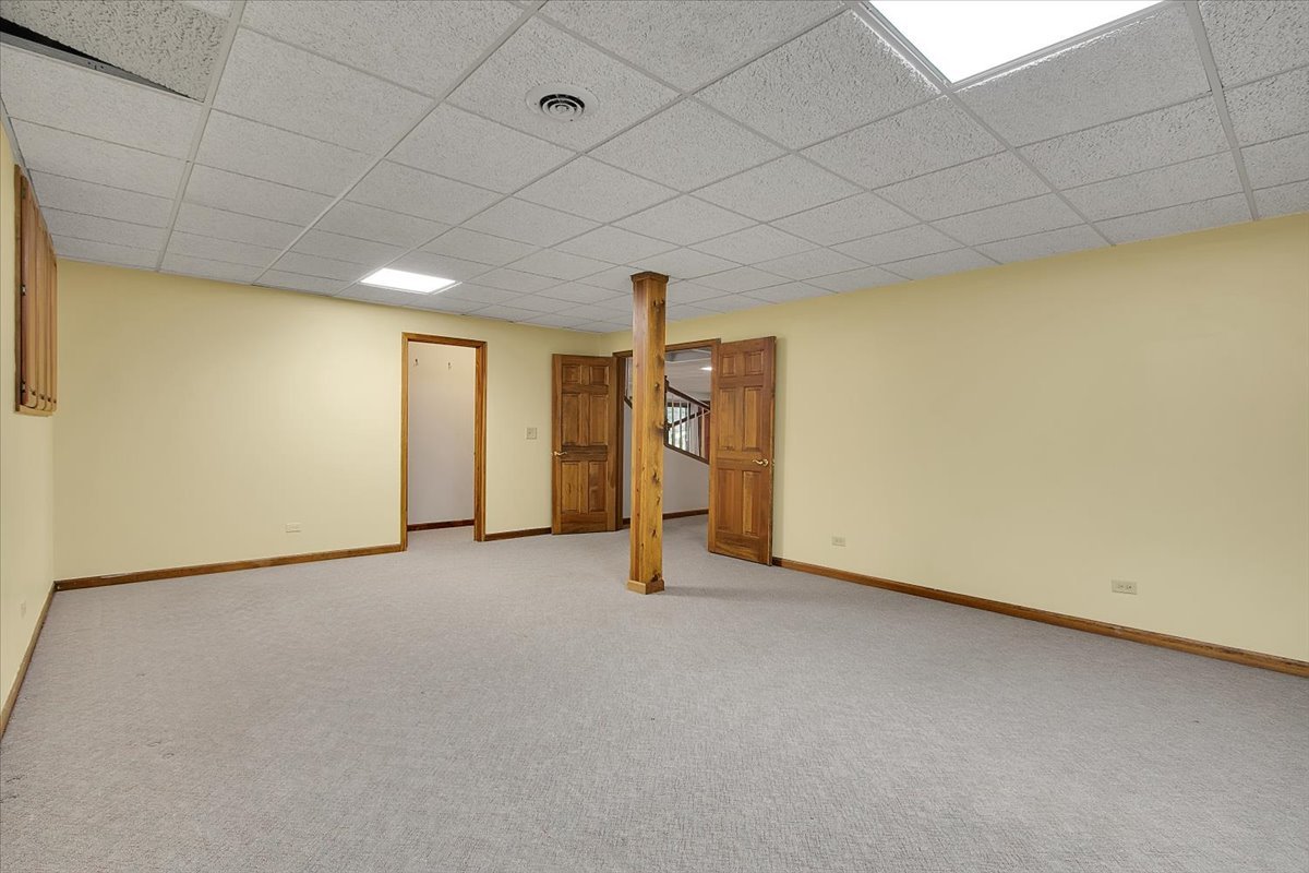 90 Briargate Road, Cary, IL 60013