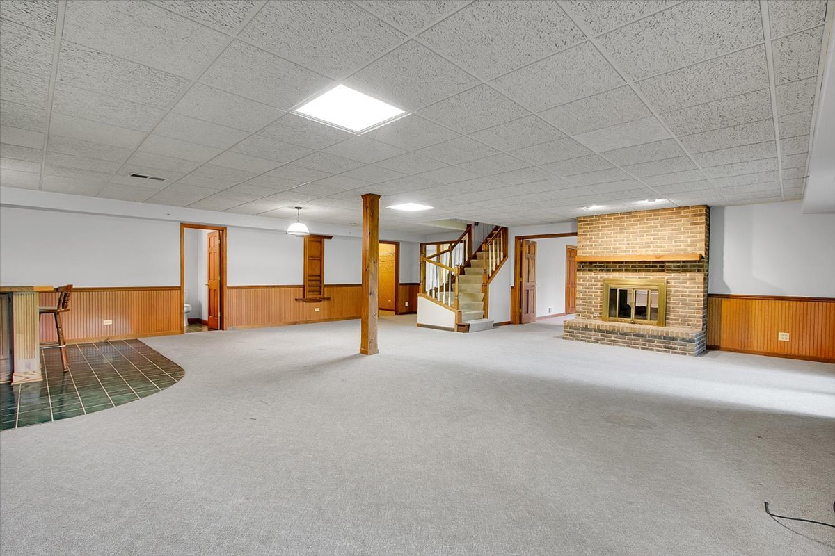 90 Briargate Road, Cary, IL 60013