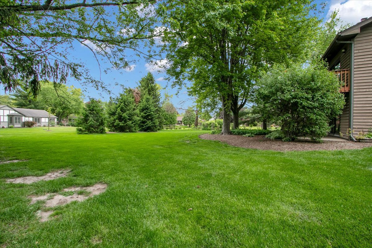 90 Briargate Road, Cary, IL 60013
