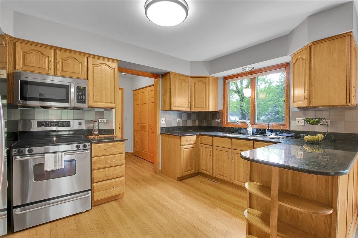 90 Briargate Road, Cary, IL 60013