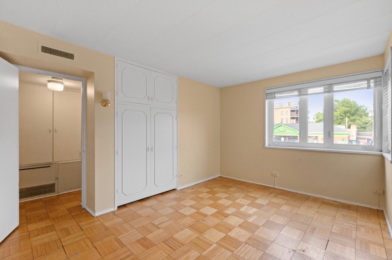 7206 Oak Avenue #2SE, River Forest, IL 60305