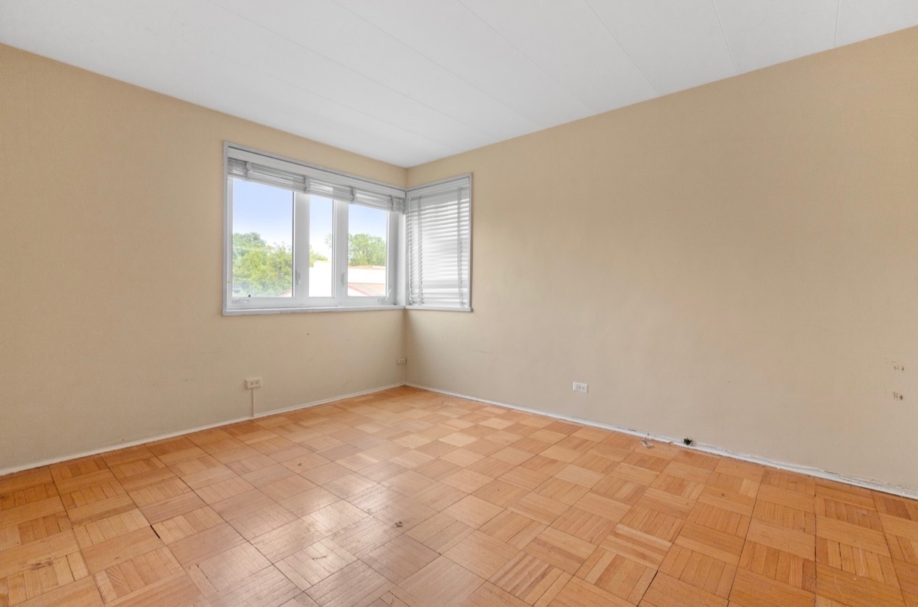 7206 Oak Avenue #2SE, River Forest, IL 60305