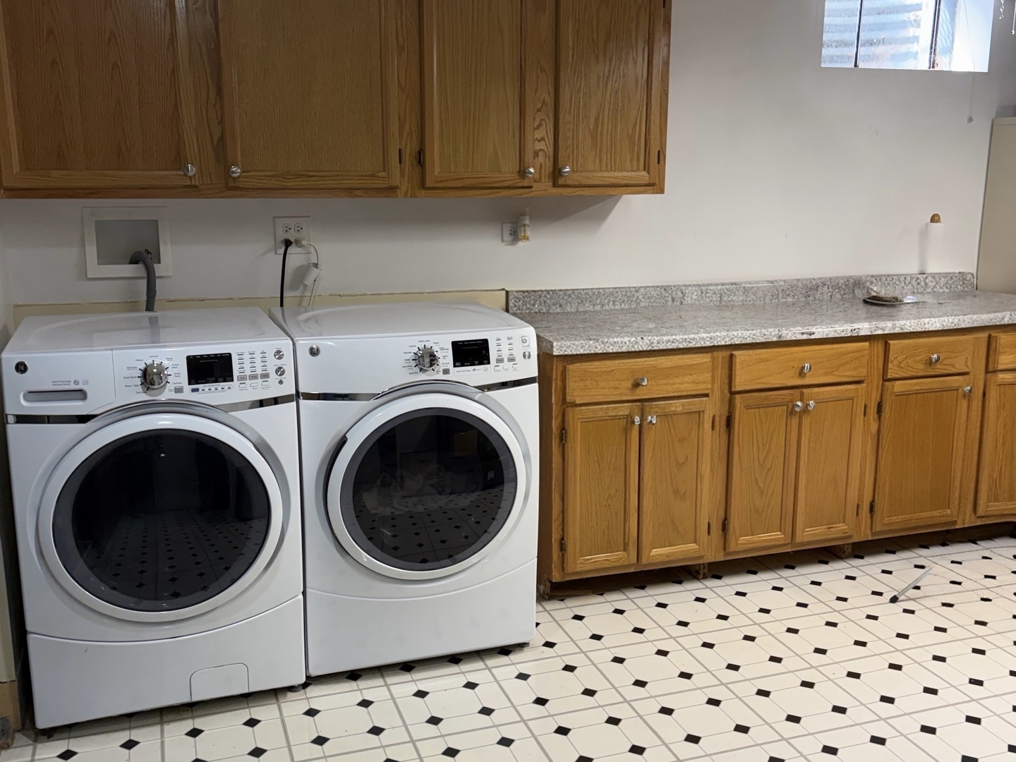 1733 Portsmith Court, Bartlett, IL 60103