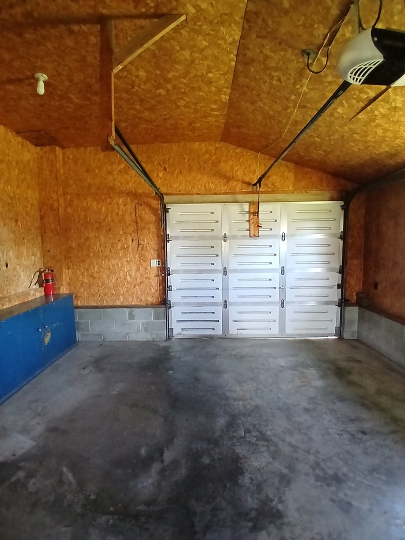 114 E 7th Street, Flora, IL 62839