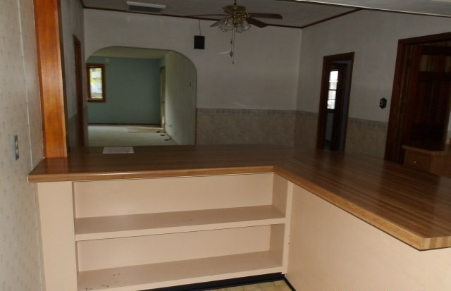 114 E 7th Street, Flora, IL 62839