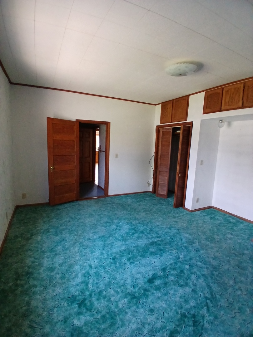 114 E 7th Street, Flora, IL 62839