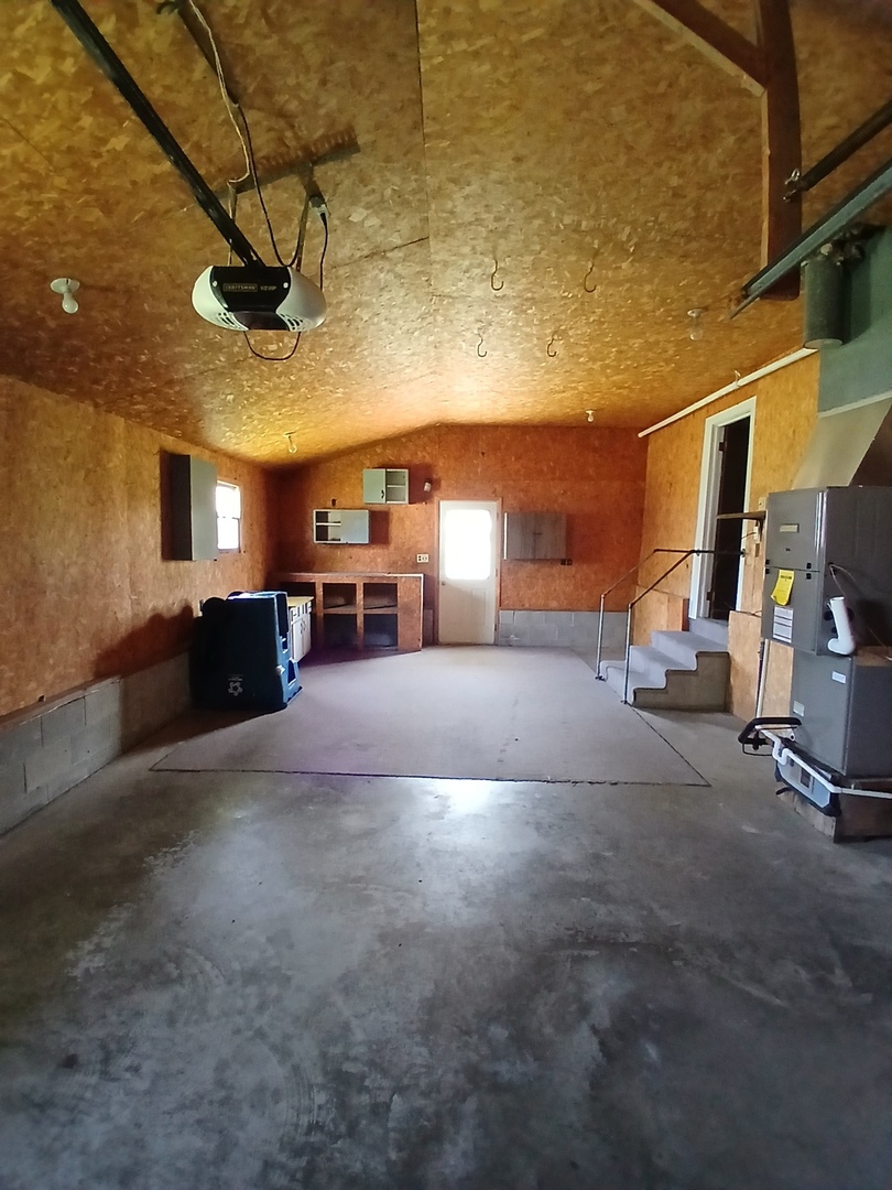 114 E 7th Street, Flora, IL 62839