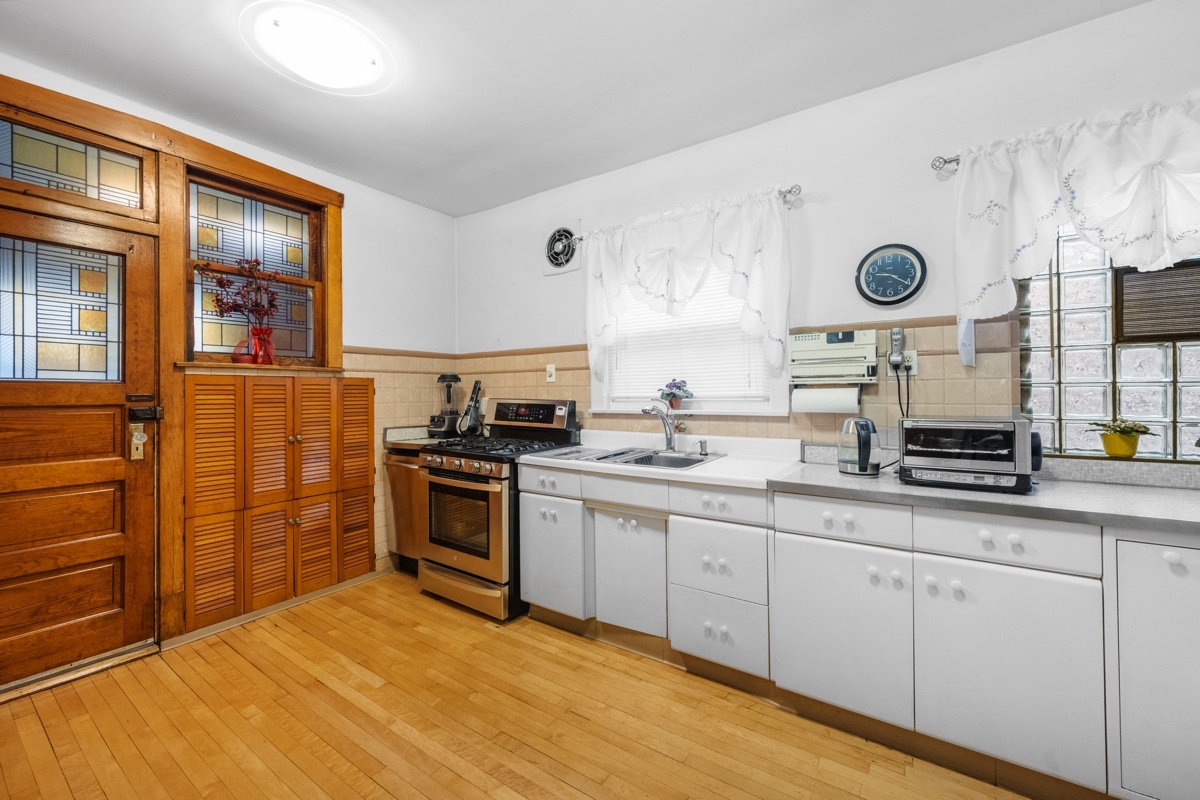 3220 N Keating Avenue, Chicago, IL 60641