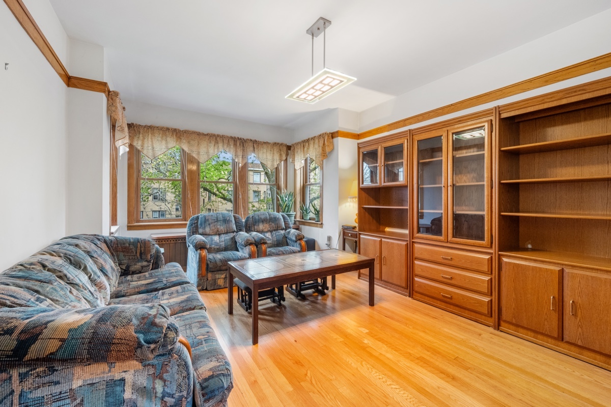 3220 N Keating Avenue, Chicago, IL 60641