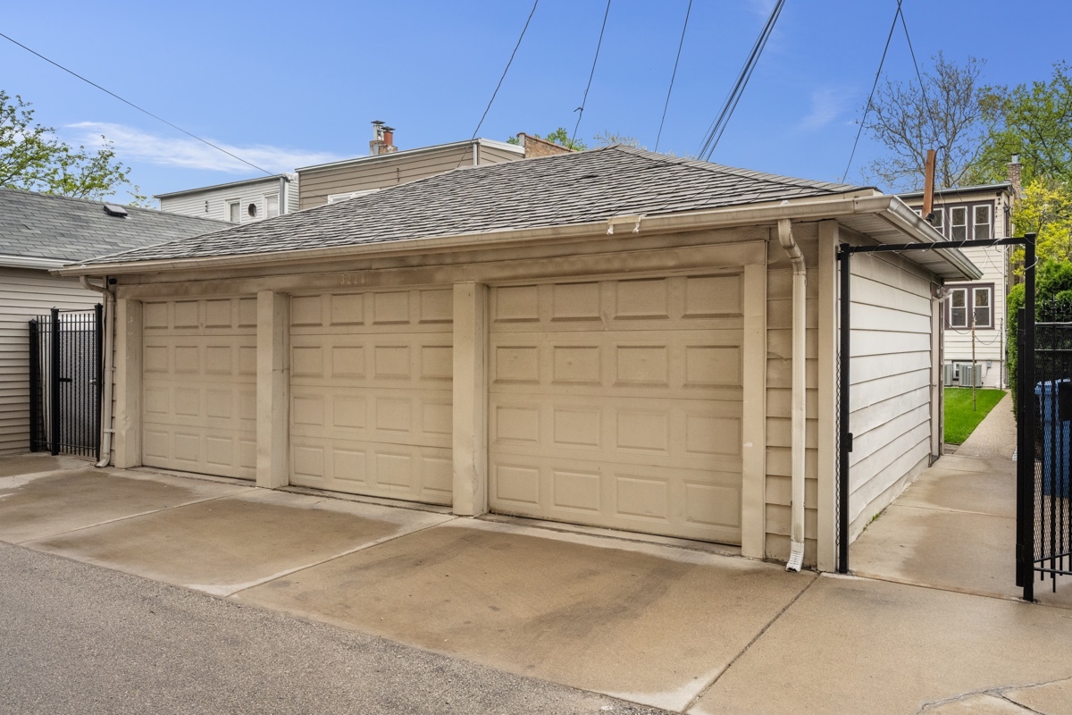 3220 N Keating Avenue, Chicago, IL 60641