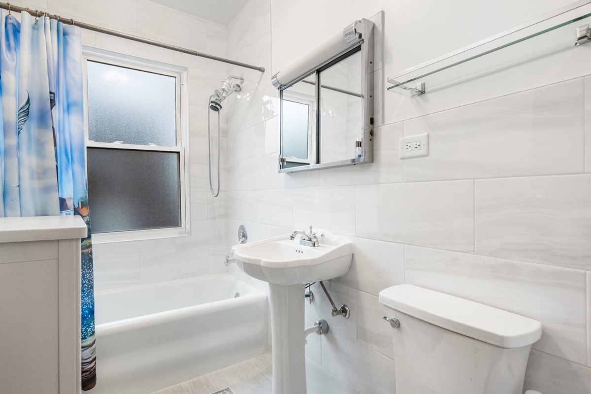 3220 N Keating Avenue, Chicago, IL 60641