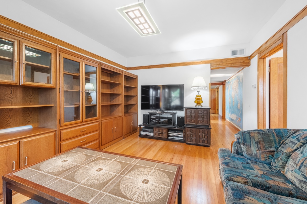 3220 N Keating Avenue, Chicago, IL 60641