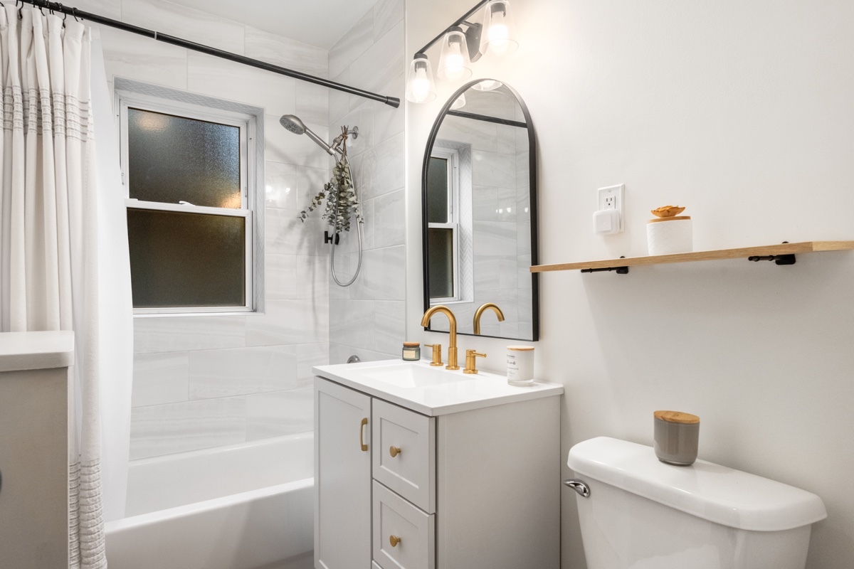 3220 N Keating Avenue, Chicago, IL 60641