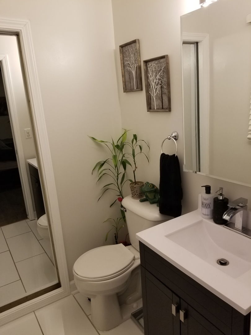 18468 W Meadow Lane, Gurnee, IL 60031