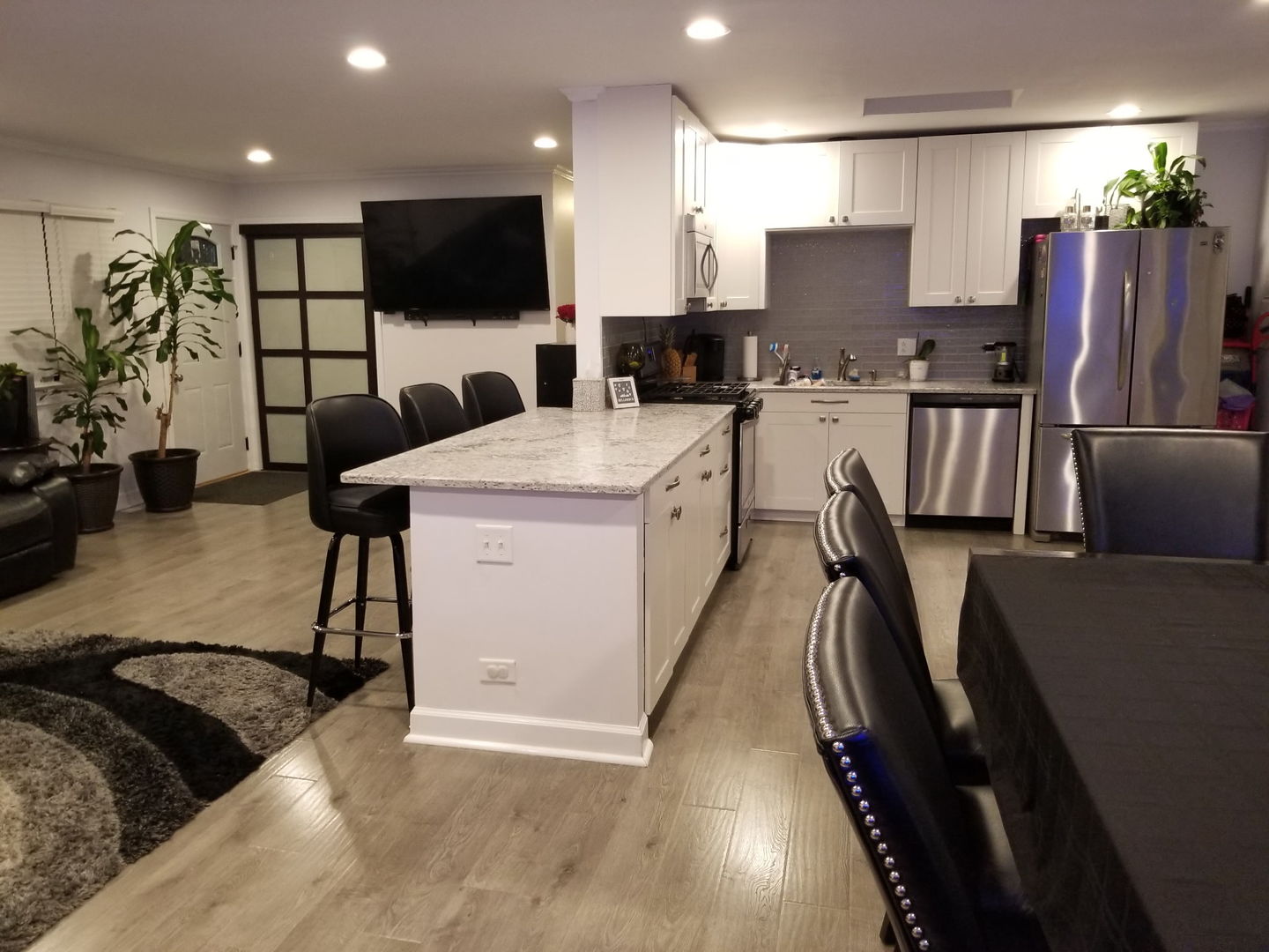 18468 W Meadow Lane, Gurnee, IL 60031