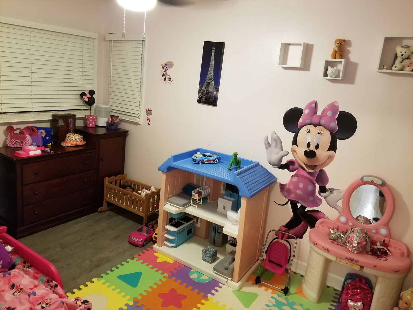 18468 W Meadow Lane, Gurnee, IL 60031