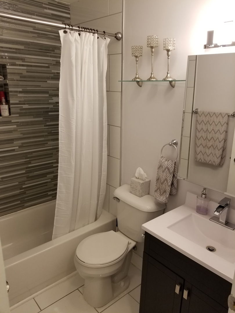 18468 W Meadow Lane, Gurnee, IL 60031