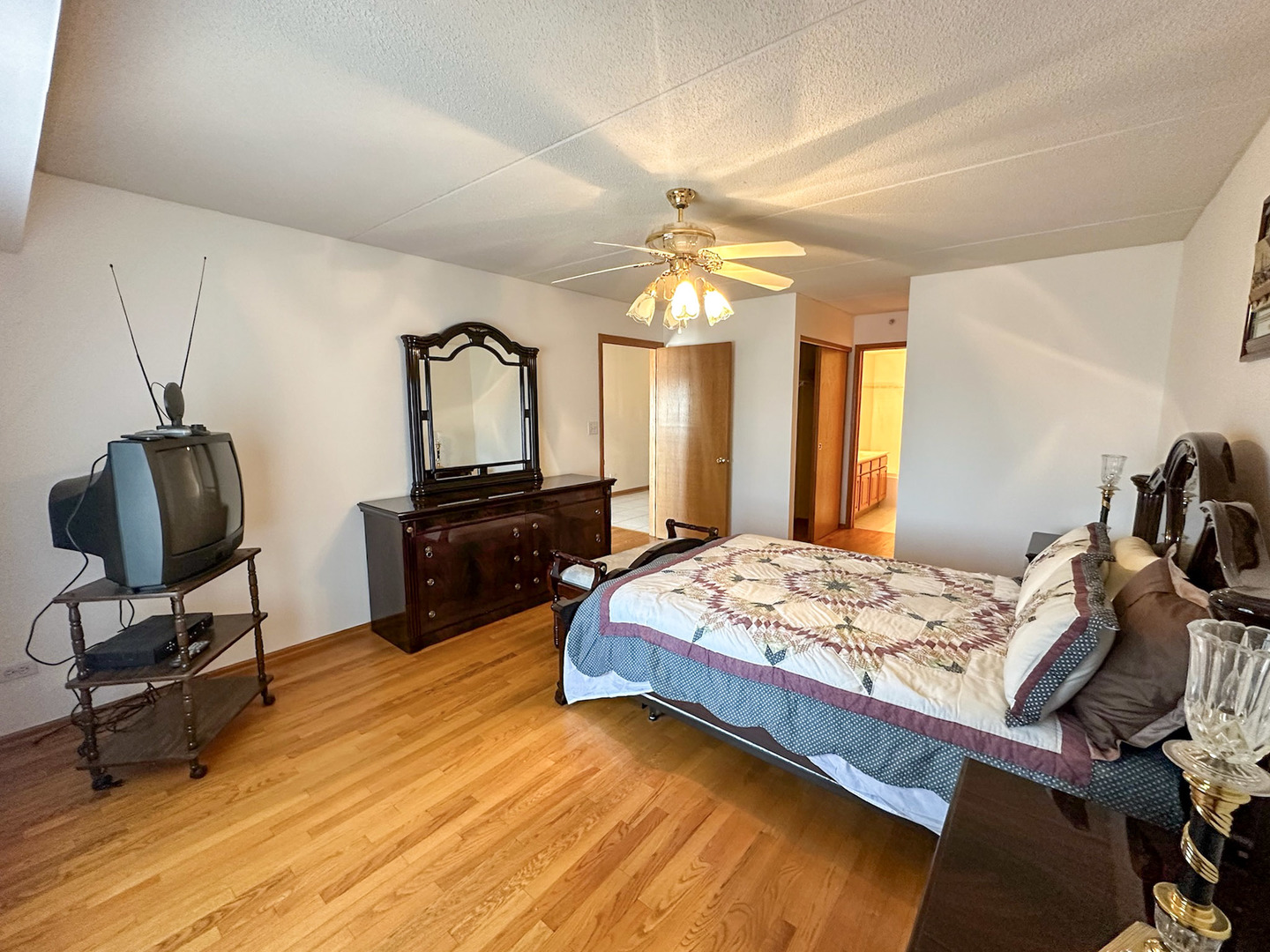 4700 N Harlem Avenue #306, Harwood Heights, IL 60706