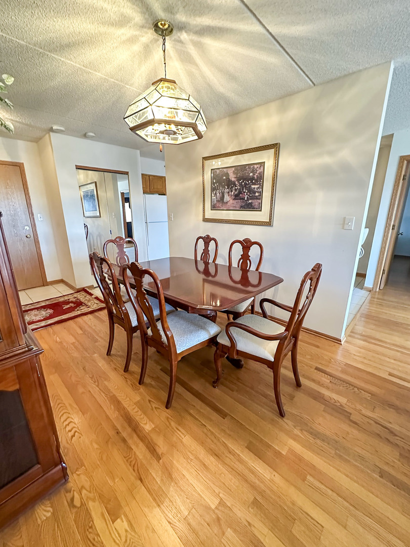 4700 N Harlem Avenue #306, Harwood Heights, IL 60706