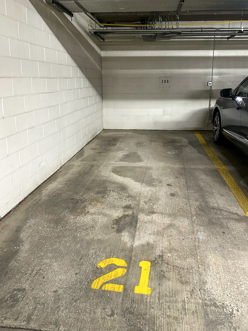 4700 N Harlem Avenue #306, Harwood Heights, IL 60706