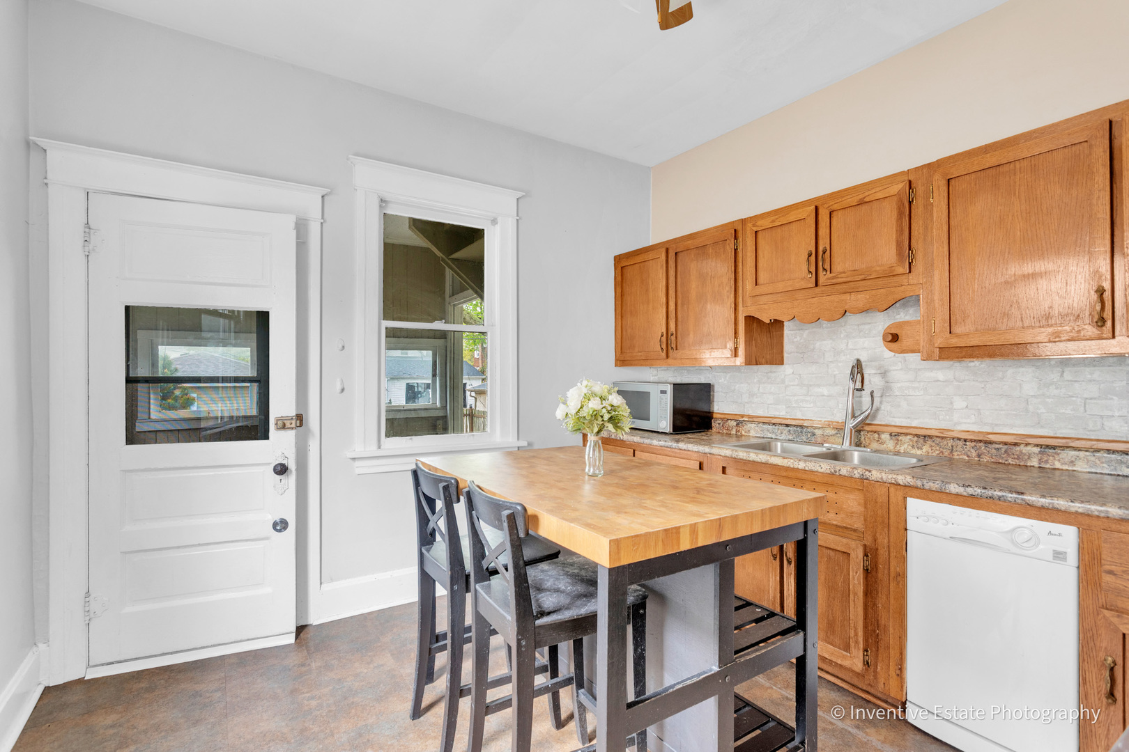 211 N Wright Street, Naperville, IL 60540