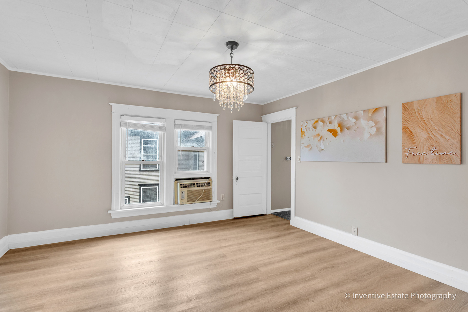 211 N Wright Street, Naperville, IL 60540