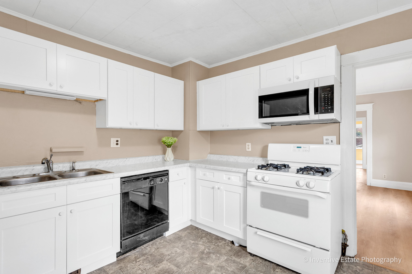 211 N Wright Street, Naperville, IL 60540