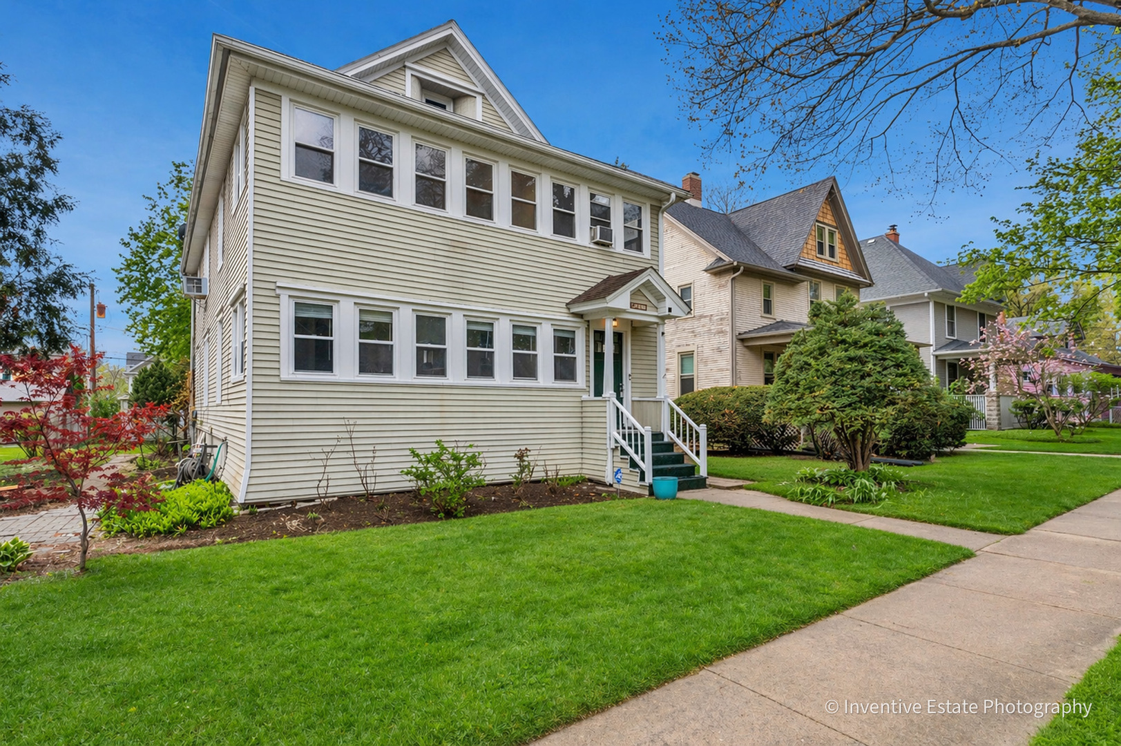 211 N Wright Street, Naperville, IL 60540