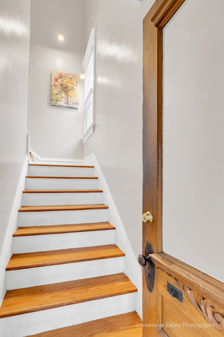 211 N Wright Street, Naperville, IL 60540