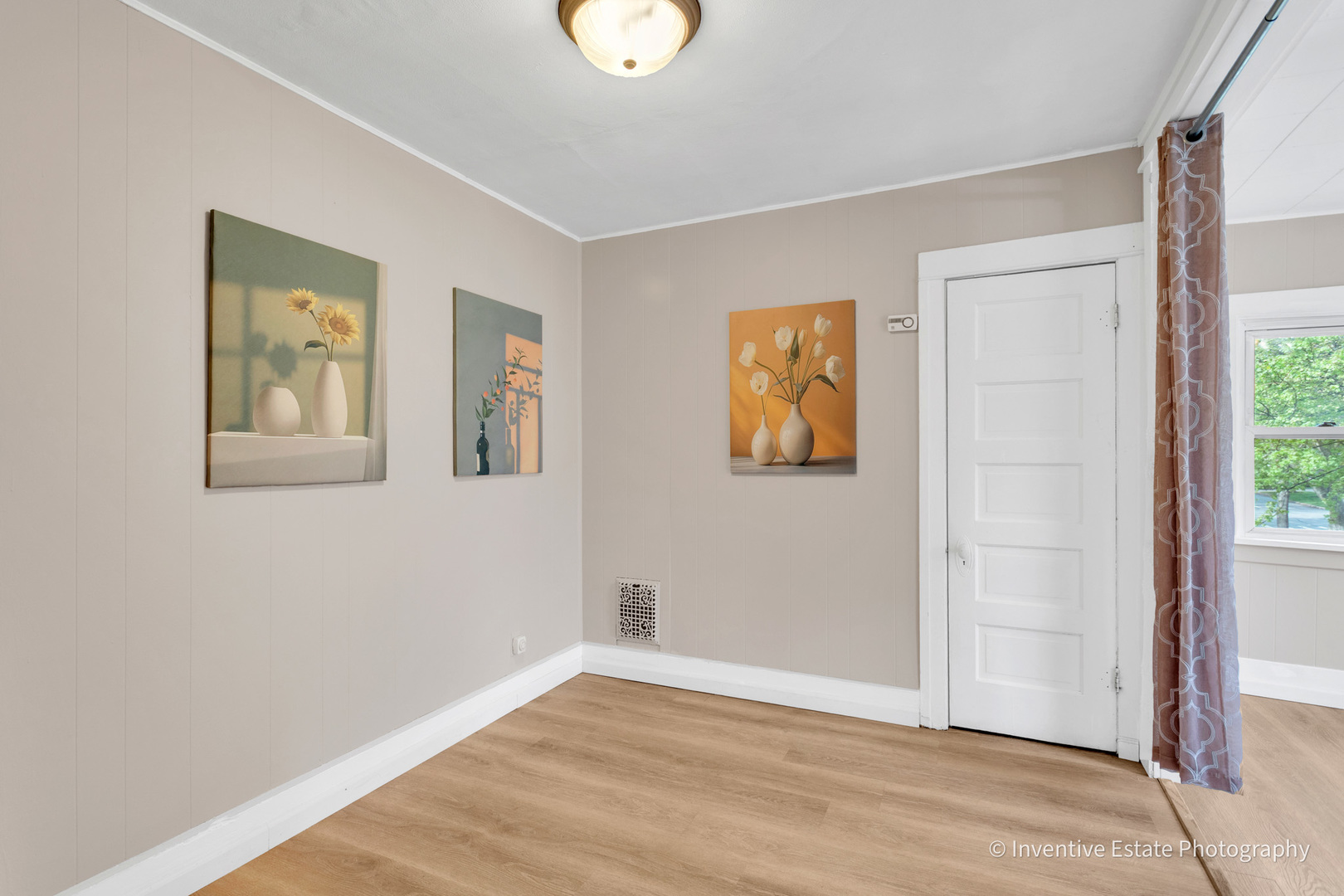 211 N Wright Street, Naperville, IL 60540