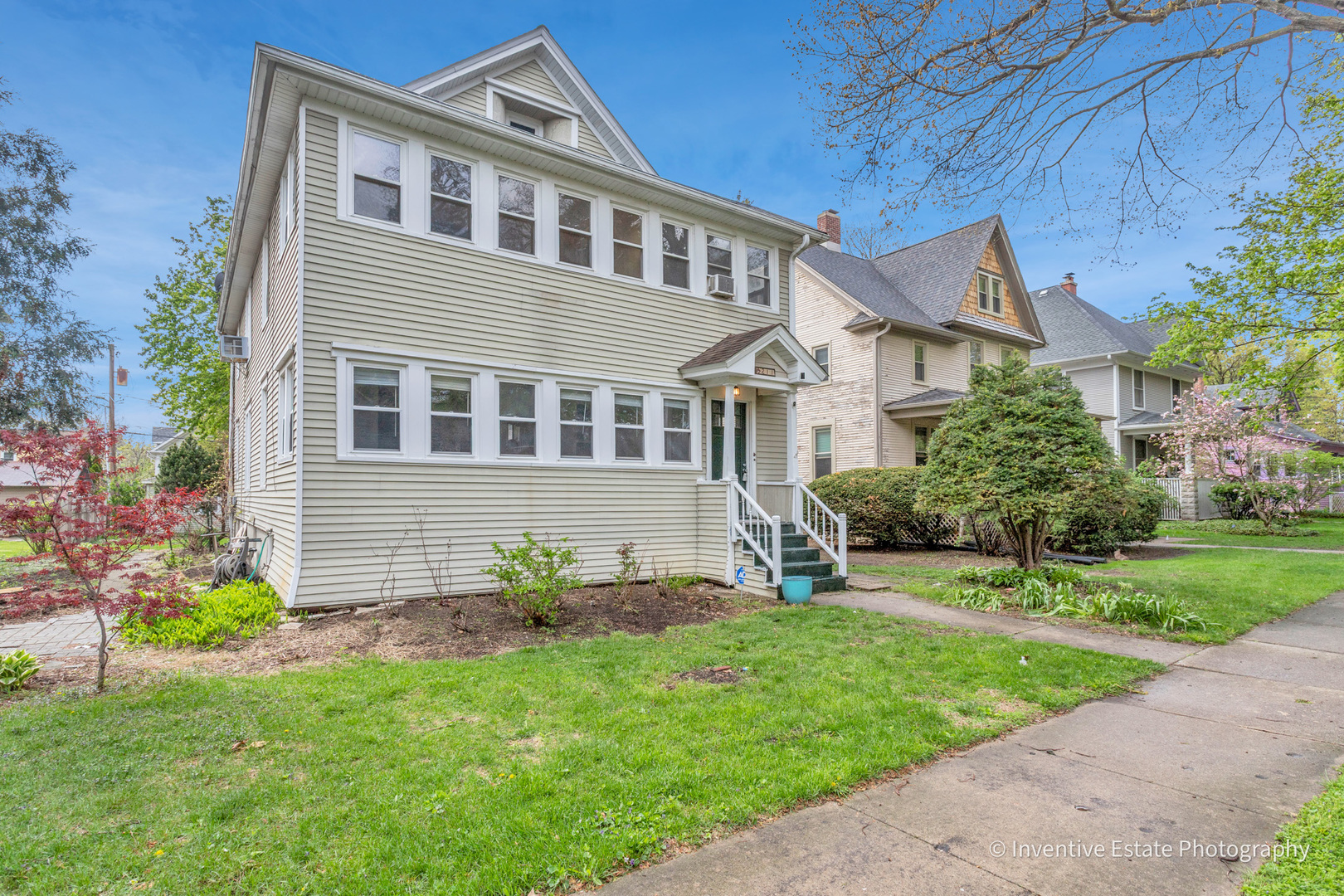 211 N Wright Street, Naperville, IL 60540