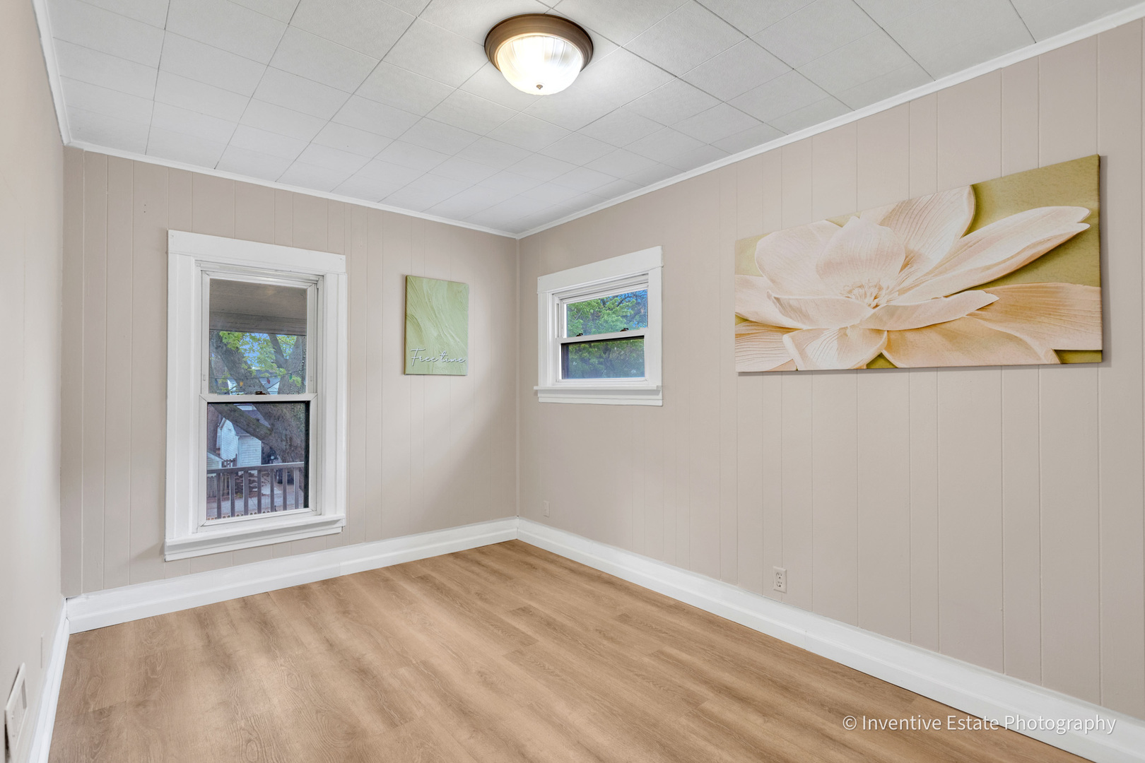 211 N Wright Street, Naperville, IL 60540